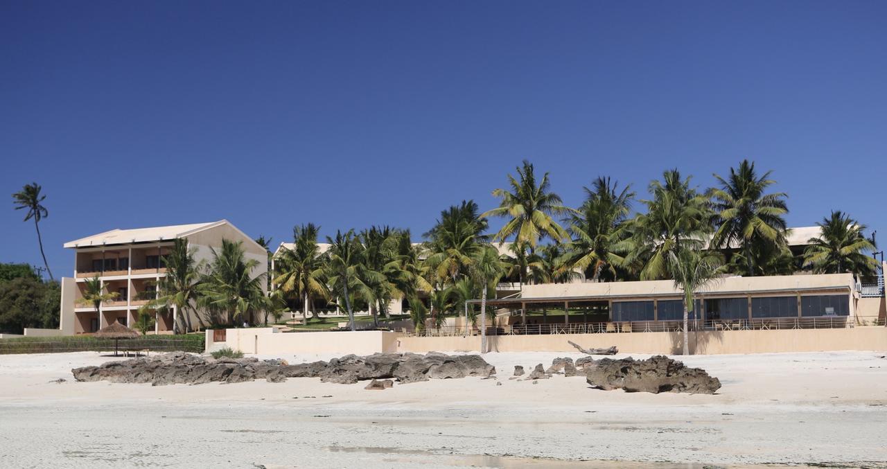 Kirimizi Hotel & Restaurante Pemba Exterior photo