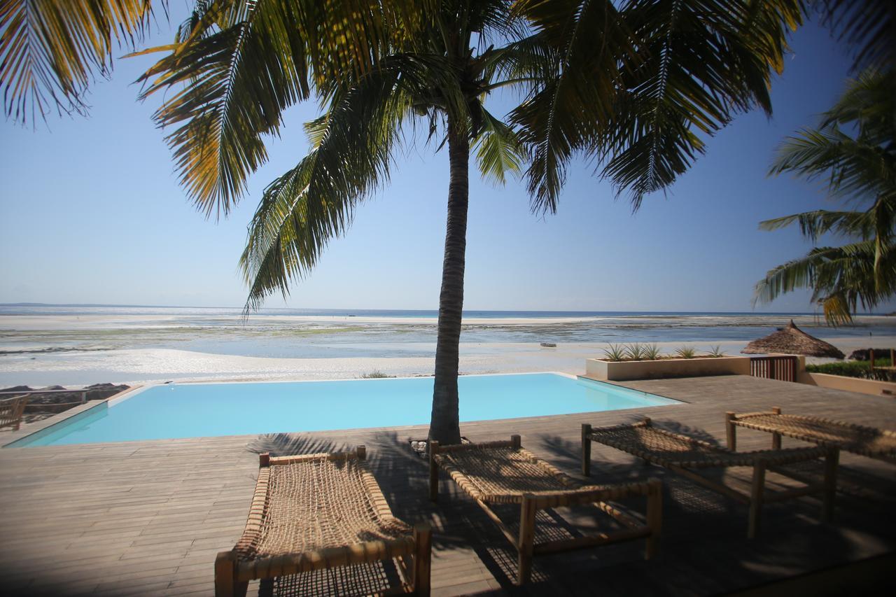 Kirimizi Hotel & Restaurante Pemba Exterior photo